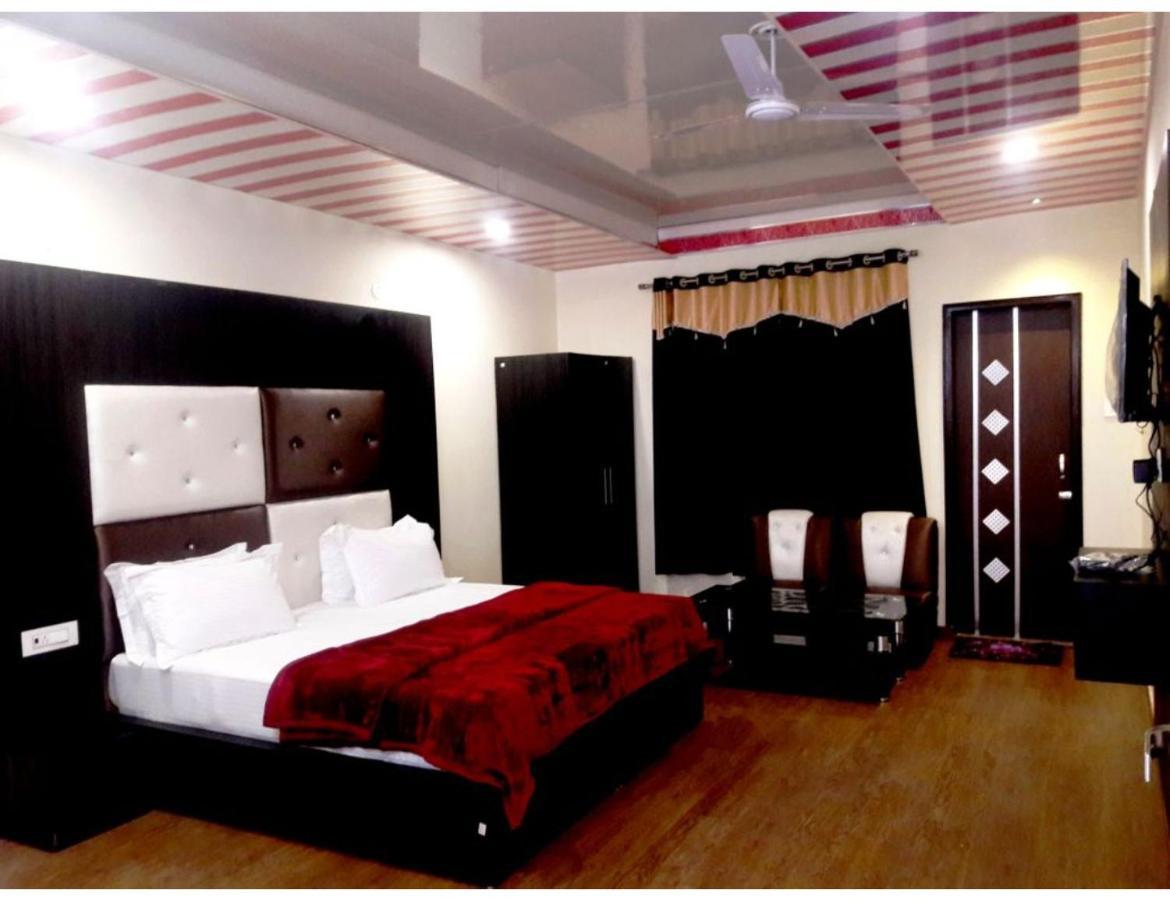 Hotel Dalhousie Grand Banikhet Luaran gambar